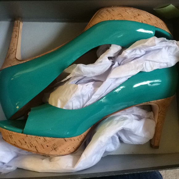 Via Spaga V-Alexis Turquoise Platform Heels - Picture 6 of 8